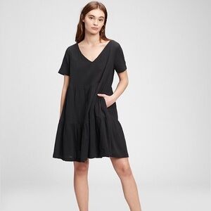 NWT GAP V-Neck Tiered Mini Dress in Black